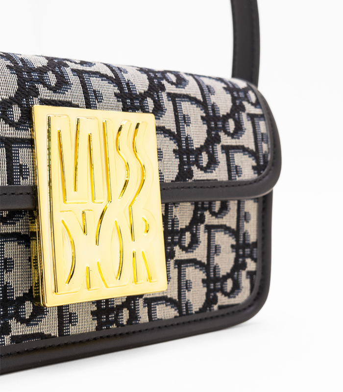 Dior_MiniBlue_MidBags_4