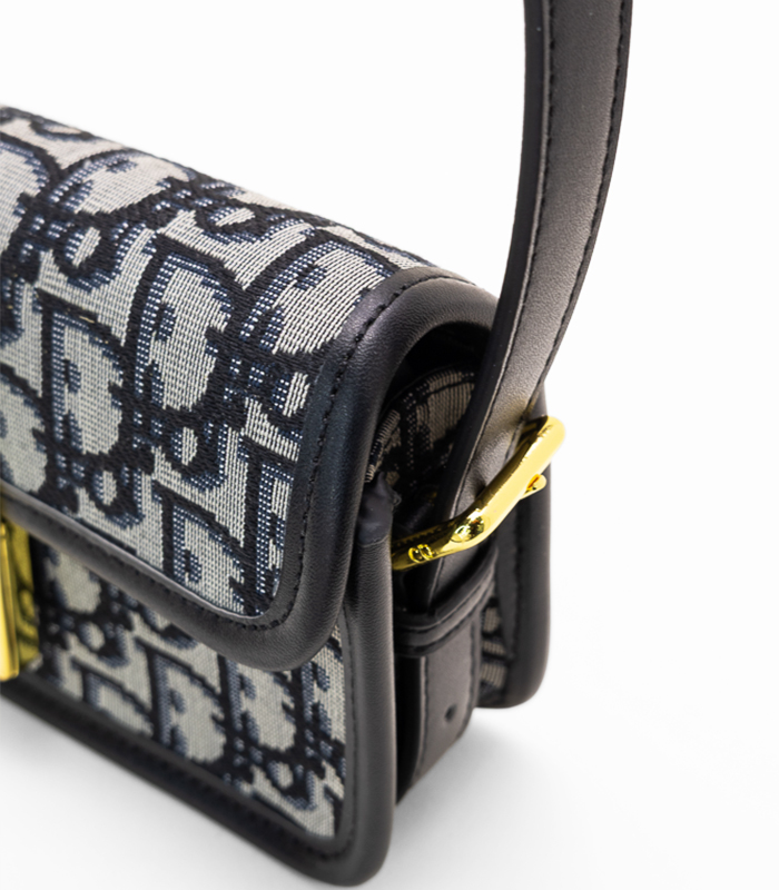 Dior_MiniBlue_MidBags_5
