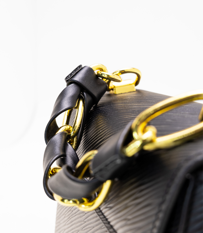 LV_BigBlackMidBags_4